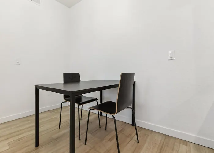 Cozysuites By The Stadium With Pool 19 Glendale
