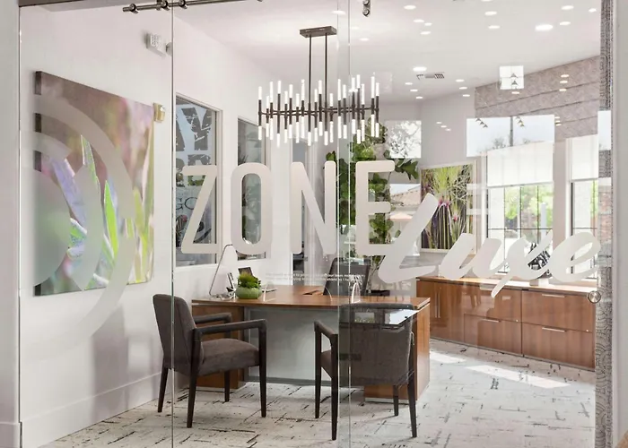 Cozysuites By The Stadium With Pool 19 * Glendale