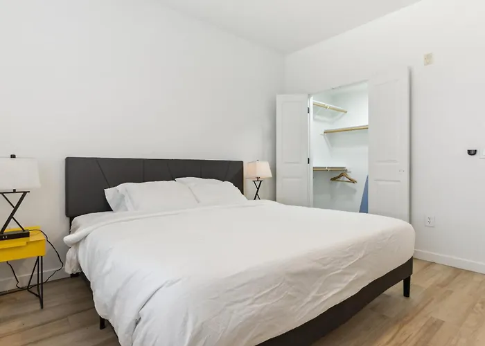 Cozysuites By The Stadium With Pool 19 Apartment *