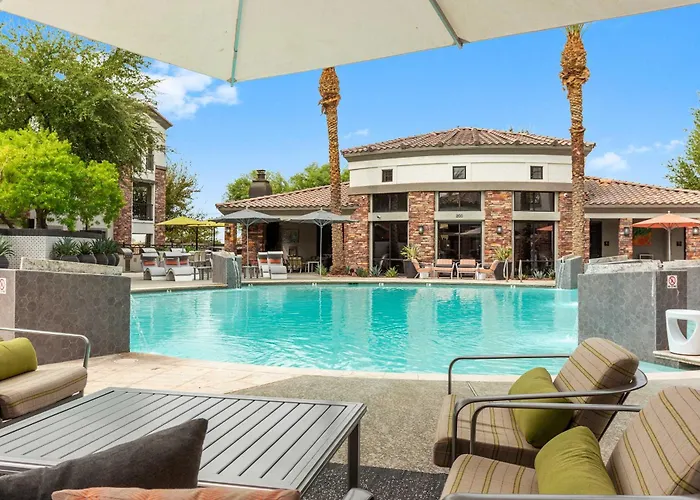 Cozysuites By The Stadium With Pool 19 *