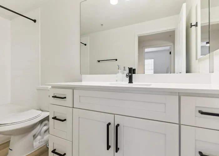 Cozysuites By The Stadium With Pool 19 Apartment *
