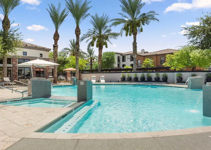 Cozysuites By The Stadium With Pool 19 Glendale