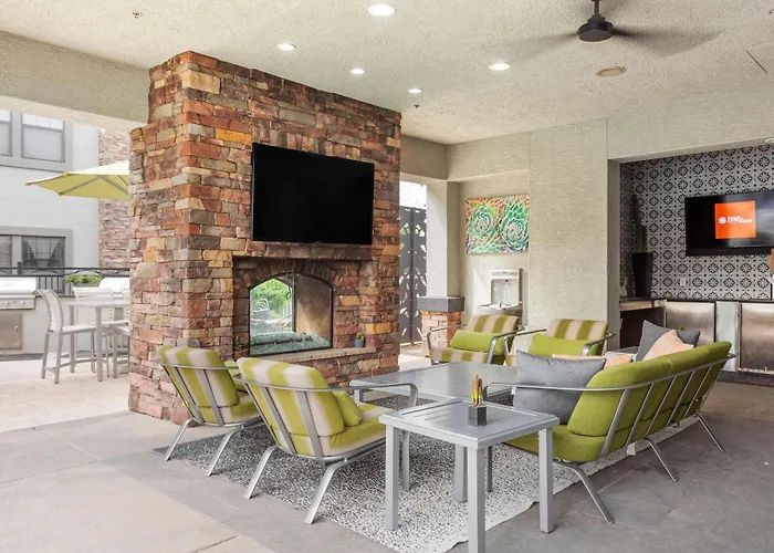 Cozysuites By The Stadium With Pool 19 Apartment