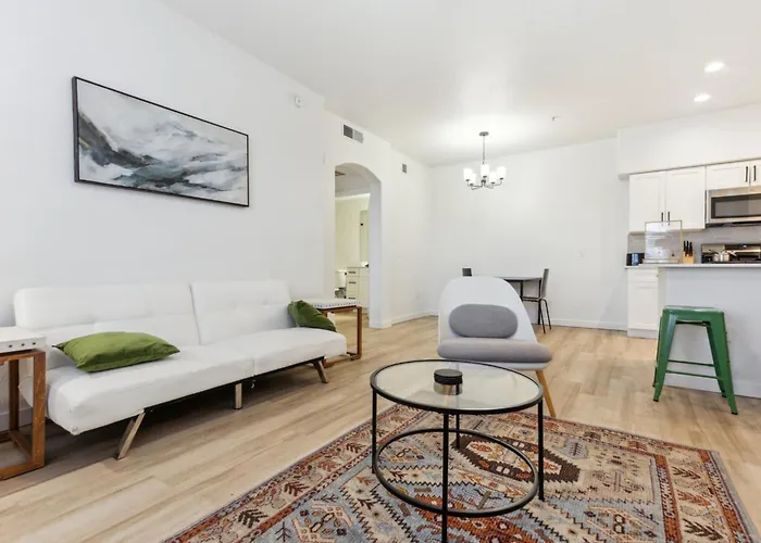 Cozysuites By The Stadium With Pool 19 Apartment *